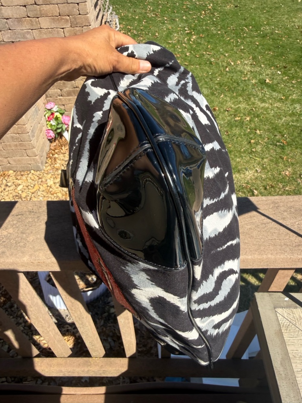 EUC Betsey Johnson Vintage Betsyville Zebra Tote Red Lip Sequin Bag - Picture 6 of 11
